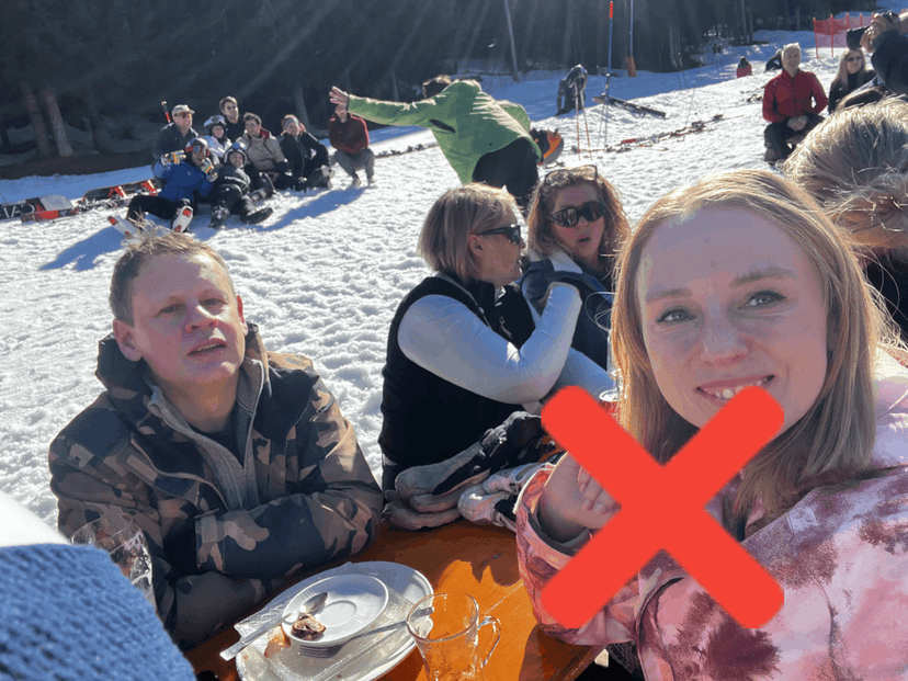 Bad photo with many distracting elements – worse canvas from a photo